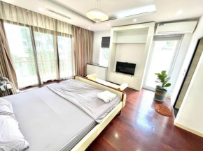 67131 BR Apt Cozy studio Ho Tay spacious balcony full sunlight